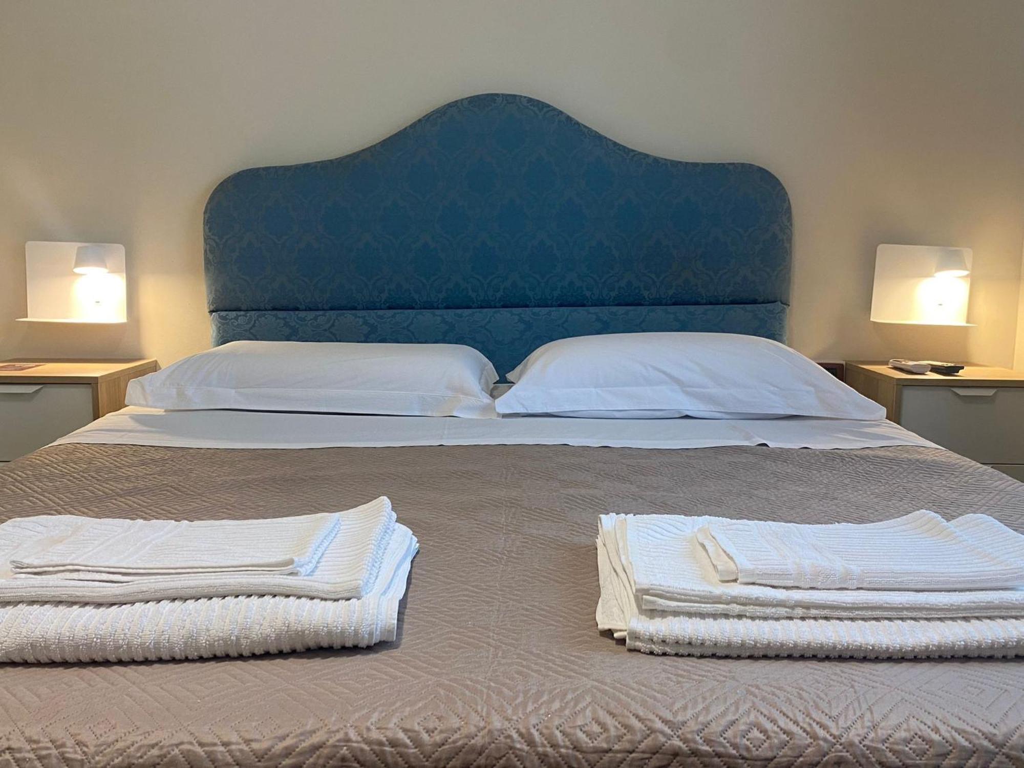 Casa Battisti Messina Guest House In Centro Citta, Ideale Per Famiglie O Gruppi Dış mekan fotoğraf